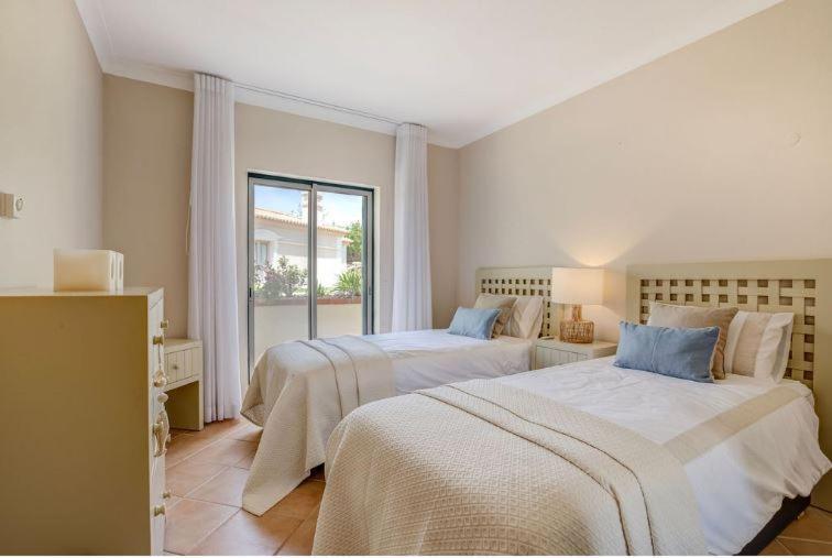 2Bedroom Bungalow Heated Shared Pool ,Near Carvoeiro And Ferrugudo Buitenkant foto