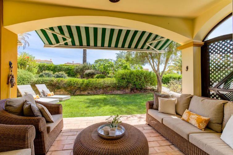 2Bedroom Bungalow Heated Shared Pool ,Near Carvoeiro And Ferrugudo Buitenkant foto